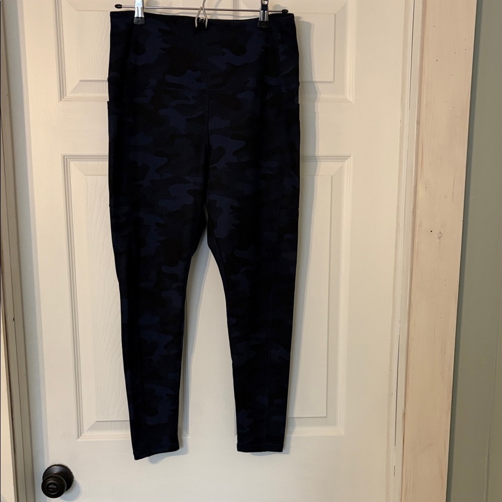 Danskin Dark Blue Camo Leggings